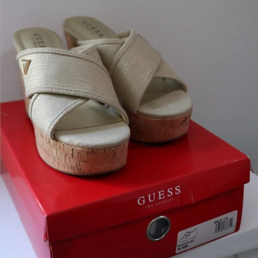 Guess Factory Cloys Summer Wedges Gold 710 Size 8.5 Style GFCLOYS2 Cork Platform